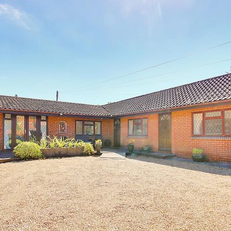 Netley Marsh Irenic Lodge מראה חיצוני תמונה