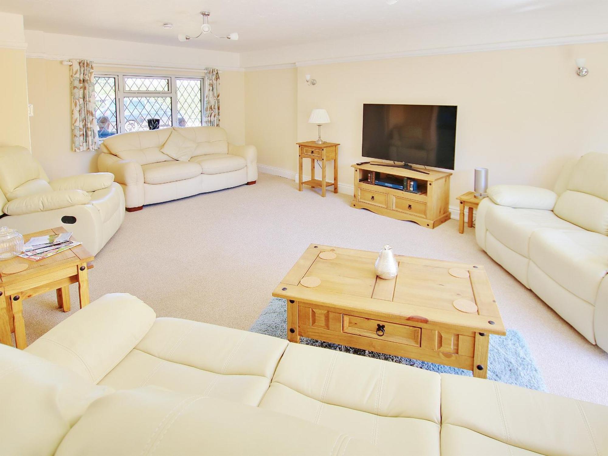 Netley Marsh Irenic Lodge מראה חיצוני תמונה