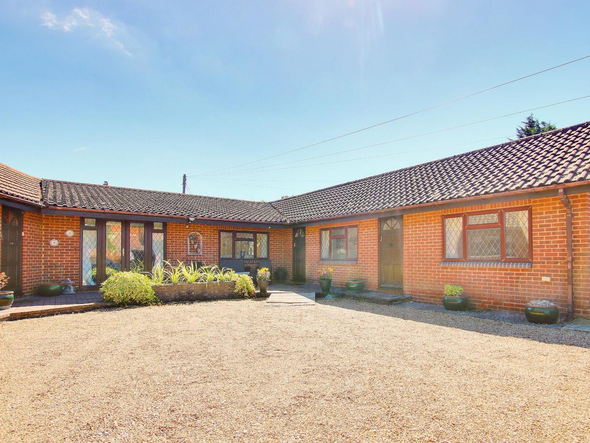 Netley Marsh Irenic Lodge מראה חיצוני תמונה